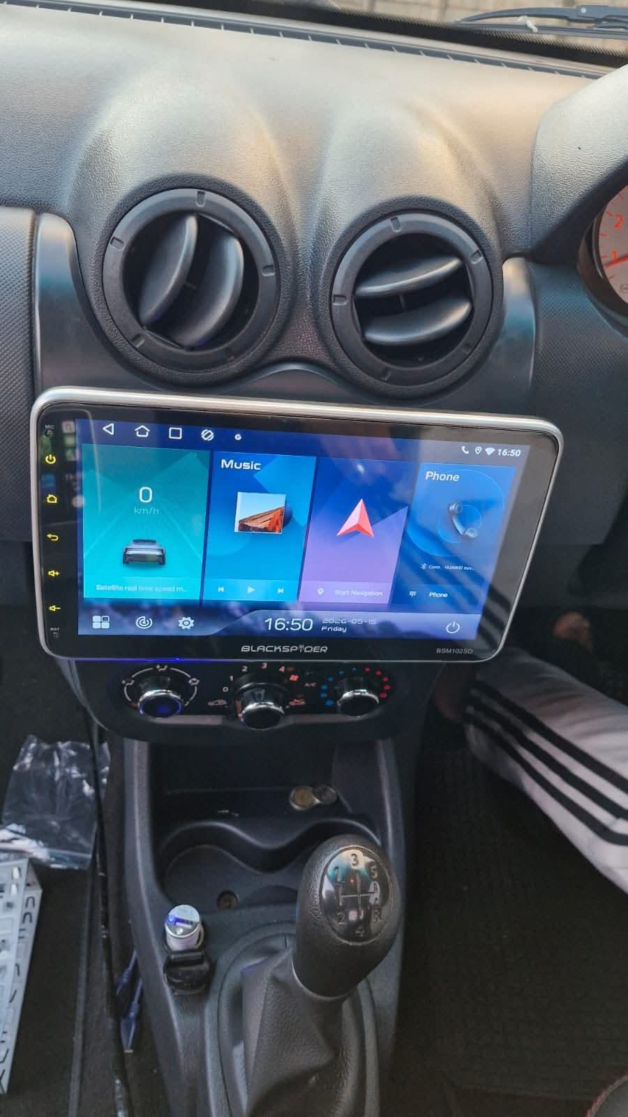 BLACKSPIDER BSM102SD 10.1" ANDROID 11 APPLE CARPLAY TOUCHSCREEN WITH REVERSE CAMERA - Image 4